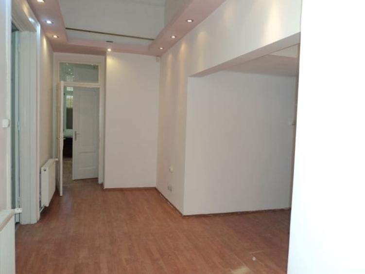 Apartament cu 5 camere semidecomandat în Unirii