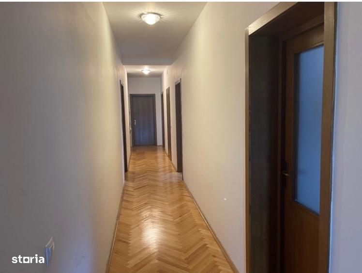 Casa NOUA 6 camere 7 bai teren 1.300 mp ,panouri foto-voltaice Orlat - 2