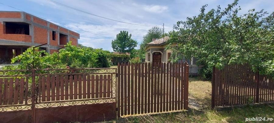 Teren de 3701 mp, în Răcari