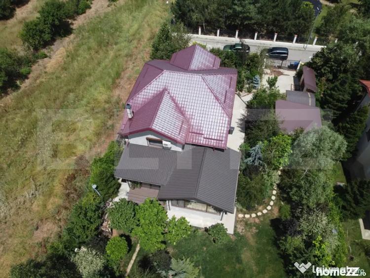 Casă cu 7 camere cu Teren 1170 Mp în Central
