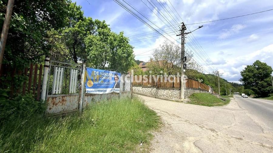 Casă cu 3 camere cu Teren 4696 Mp în Central