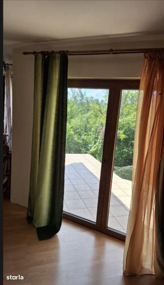 Casă cu 5 camere cu Teren 1304 Mp în Budeasa