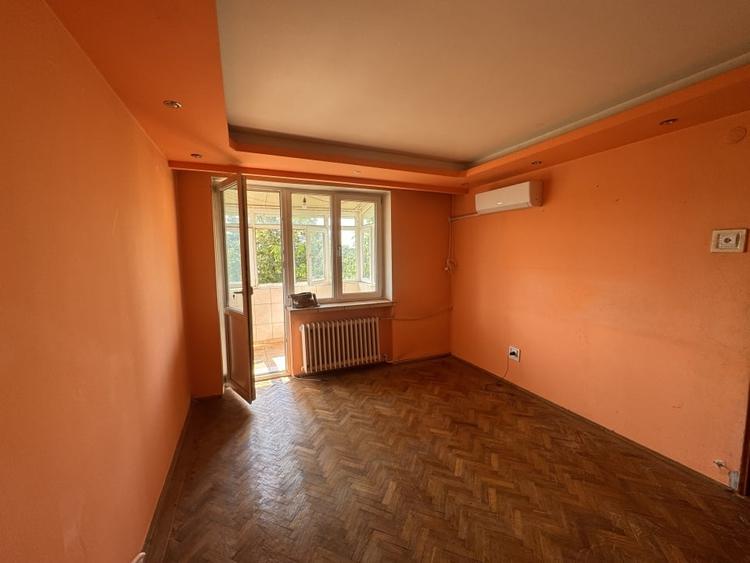 Apartament cu 3 camere semidecomandat în George Enescu