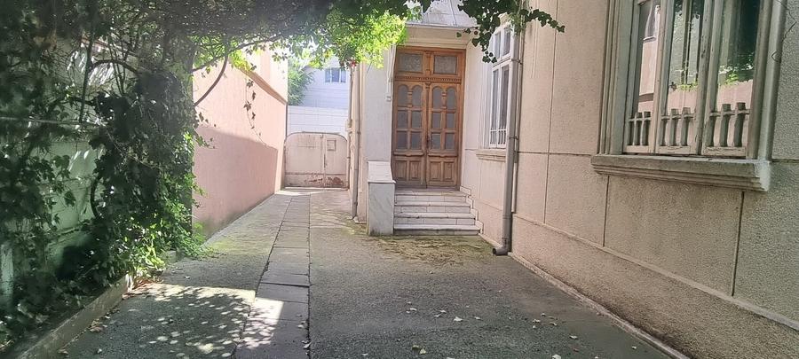 Casă individuală cu 4 camere cu Canalizare în Negru Vodă