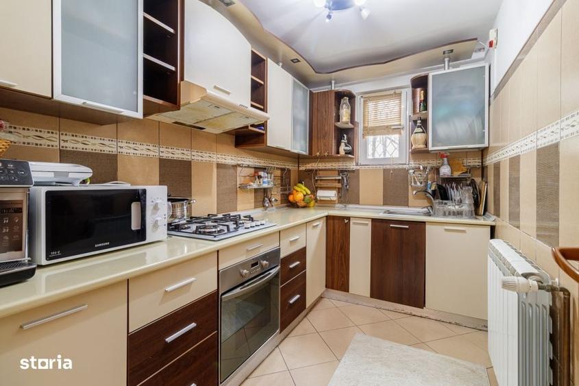 Casă cu 4 camere cu Teren 2000 Mp în Periș