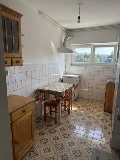 Apartament cu 3 camere decomandat în Budai