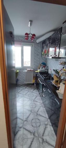 Apartament cu 3 camere semidecomandat în Gorjului