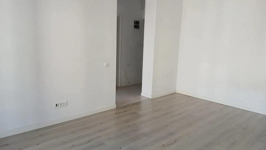 Garsonieră decomandată în Regie