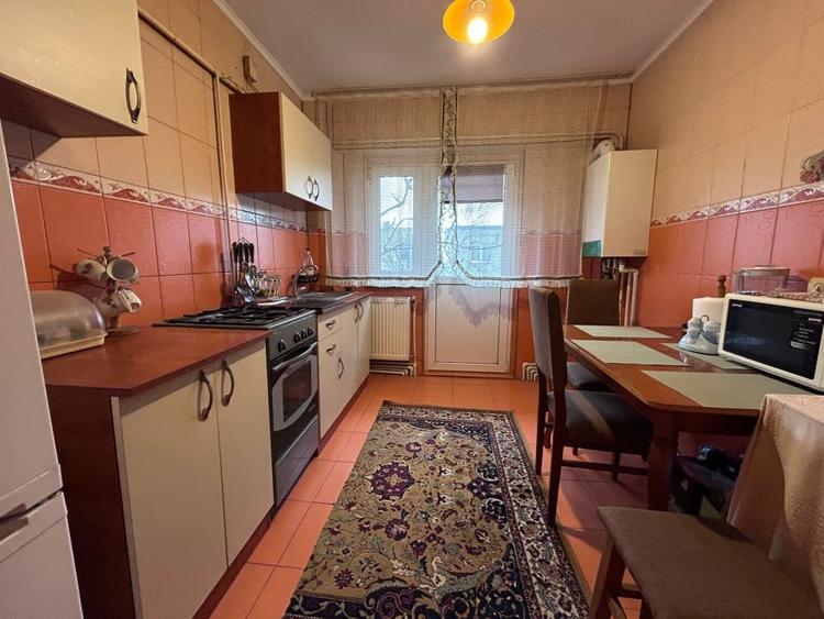Apartament cu 2 camere decomandat în Obor
