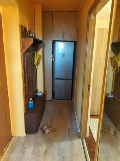 Apartament cu 3 camere decomandat în Valea Rosie