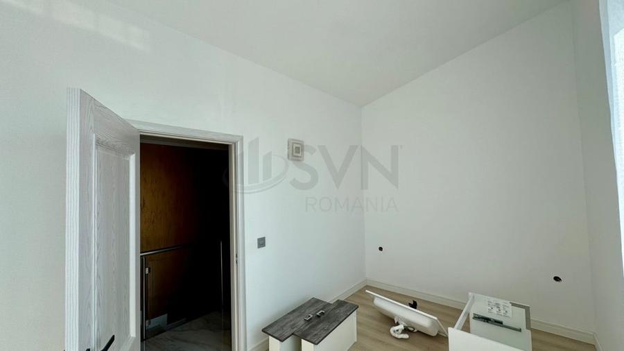 Casă individuală cu 4 camere cu Piscina în Tunari