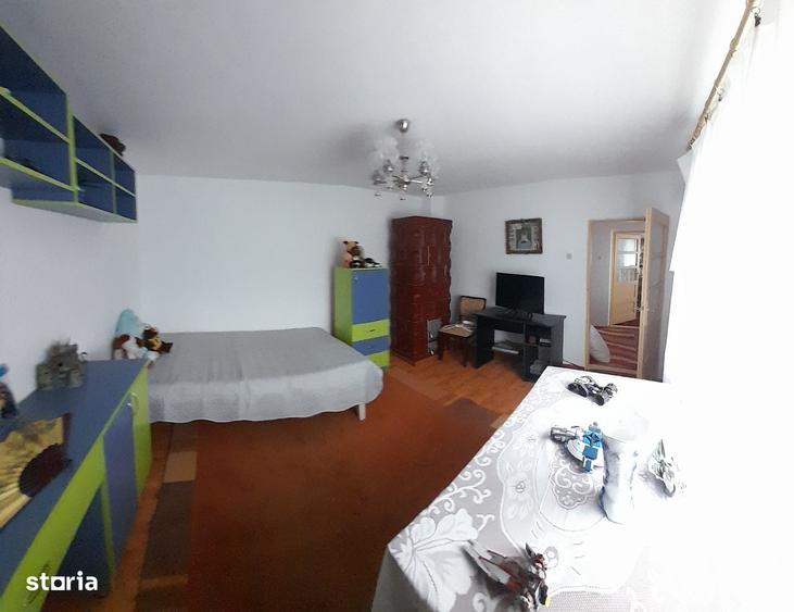 Casă cu 4 camere cu Teren 1760 Mp în Măldăeni