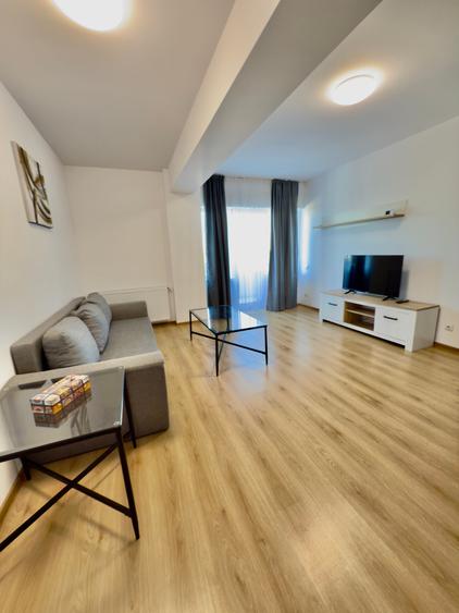 Apartament cu 3 camere semidecomandat, mobilat în Unirii