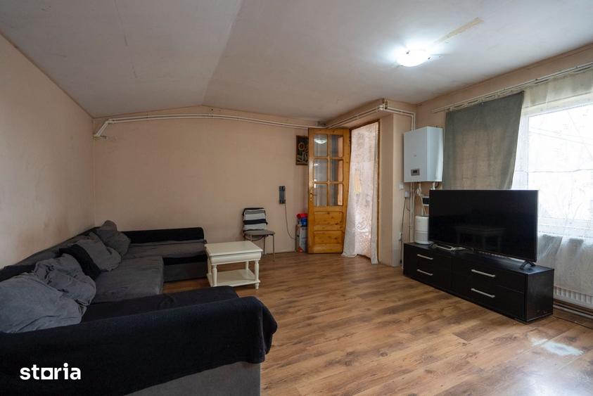 Casă cu 5 camere cu Teren 181 Mp în Rogerius