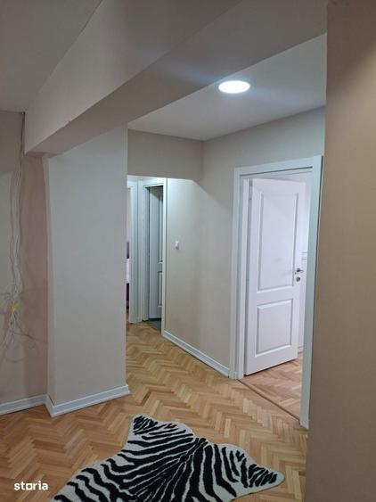 Apartament cu 4 camere decomandat în Central