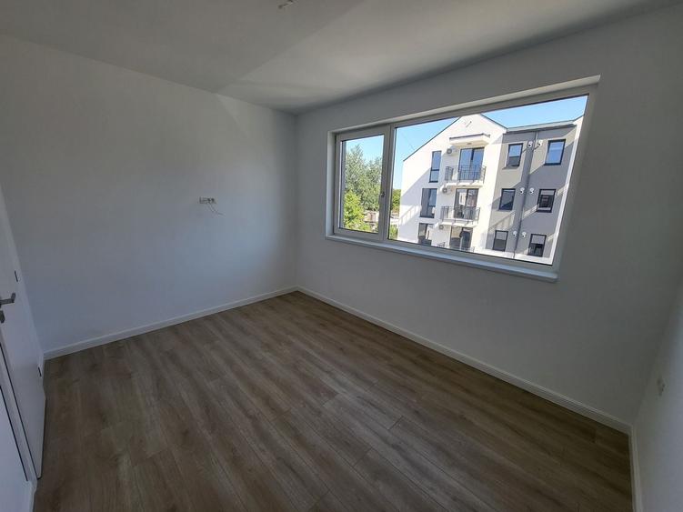 Apartament cu 2 camere decomandat în Girocului
