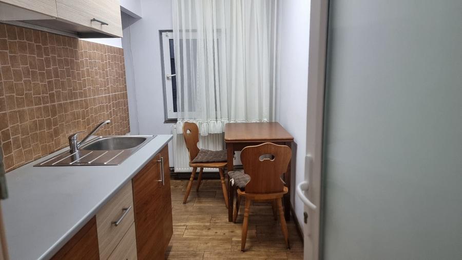 Garsonieră decomandată în Trivale