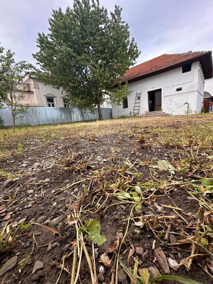Casă individuală cu 2 camere cu Canalizare în Central