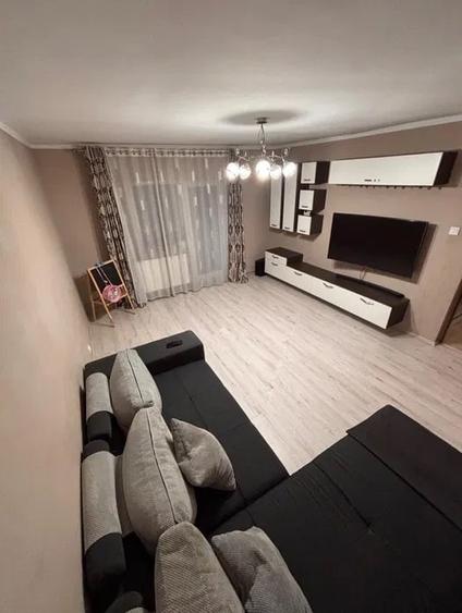 Apartament cu 2 camere decomandat în Plopilor