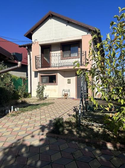 Casă cu 4 camere în Central