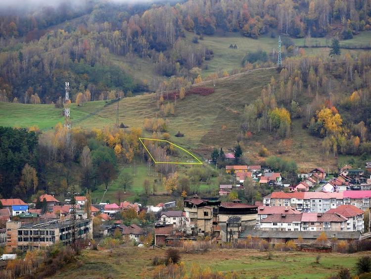 Teren de 1566 mp, în Central