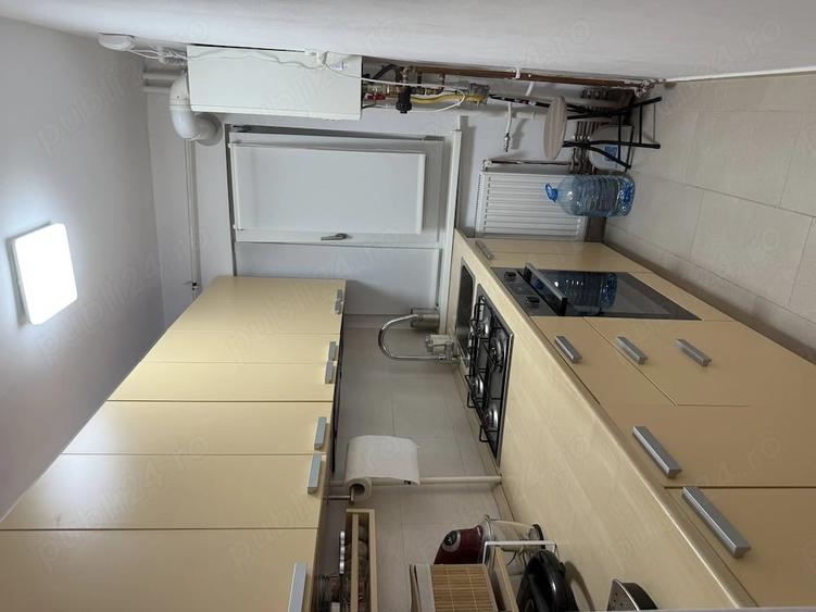 Apartament cu 3 camere semidecomandat în Dacia