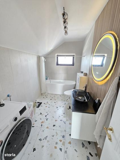 Casă cu 4 camere cu Teren 455 Mp în Central