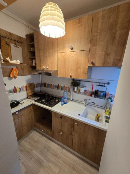 Apartament cu 2 camere decomandat în Moșilor
