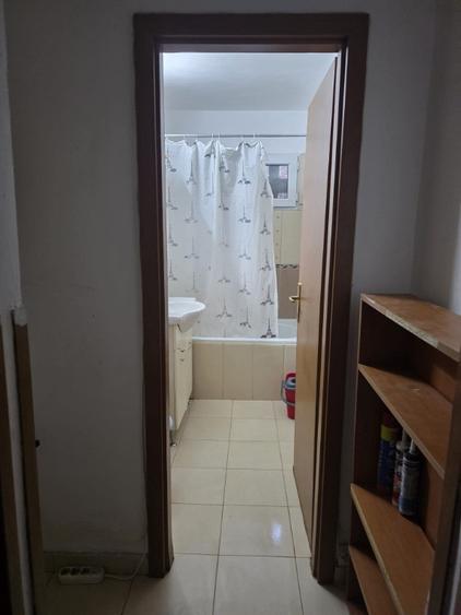 Apartament cu 4 camere decomandat în Apusului