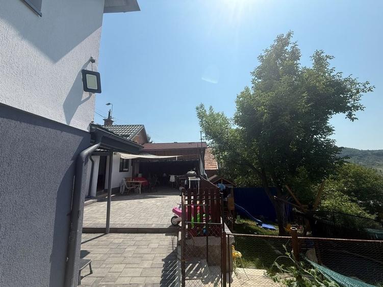Casă cu 3 camere în Central