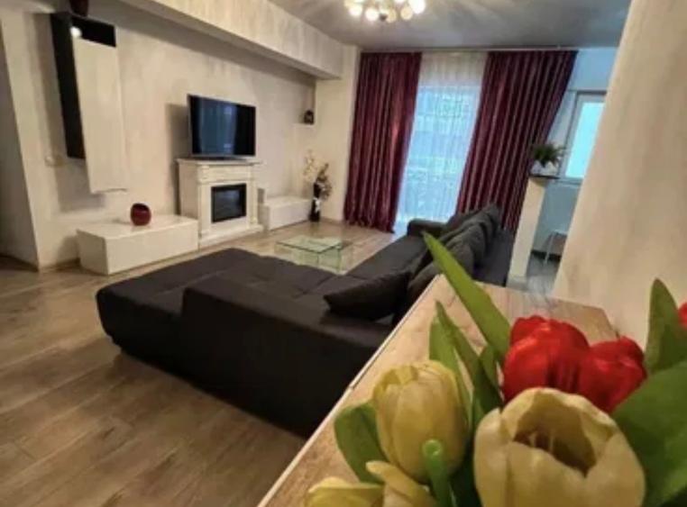 Apartament cu 2 camere semidecomandat, mobilat în Străulești