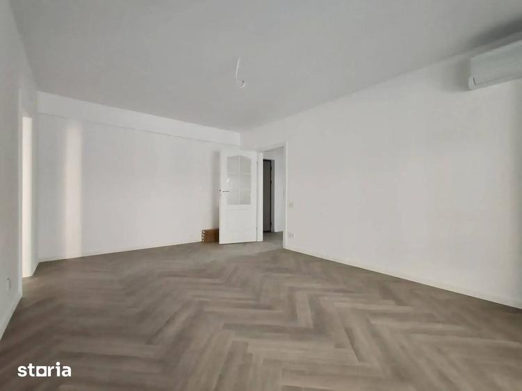 Apartament cu 3 camere decomandat în Theodor Pallady