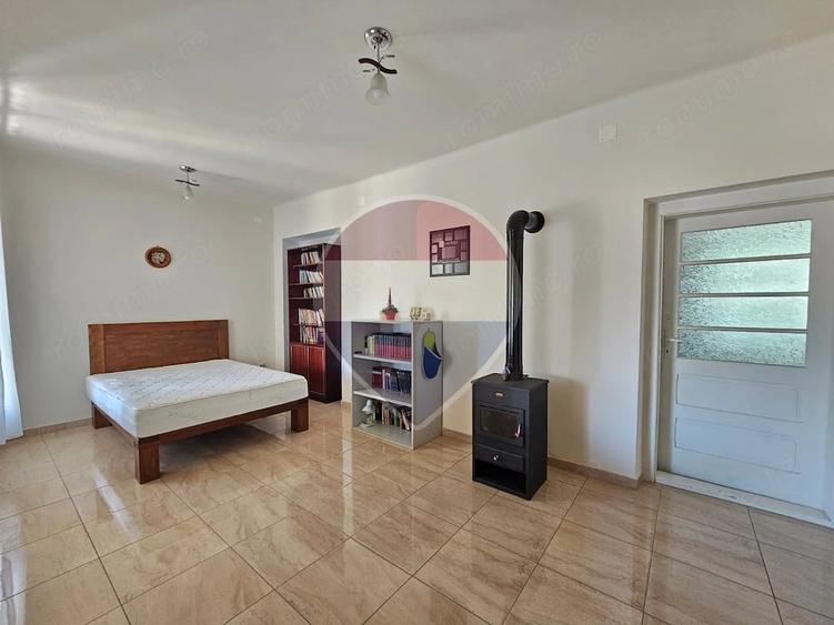 Casă cu 3 camere cu Teren 719 Mp în Central