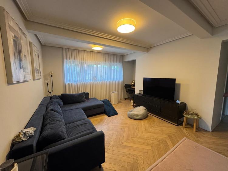 Apartament cu 4 camere semidecomandat în Cotroceni