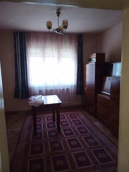 Casă cu 4 camere cu Teren 1070 Mp în Girocului
