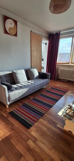 Apartament cu 3 camere semidecomandat în Titan