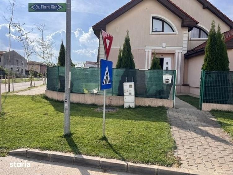 Casă cu 4 camere în Băneasa