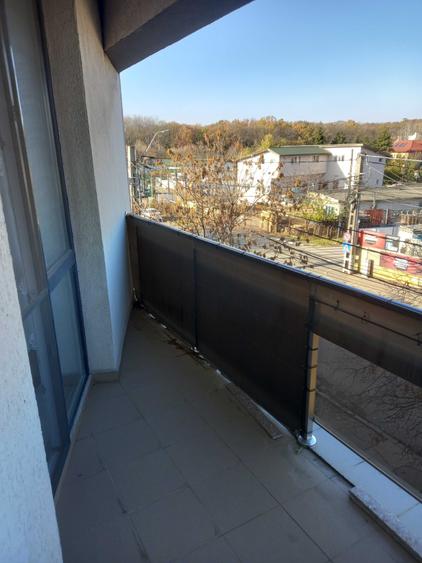 Garsonieră decomandată în Roșu