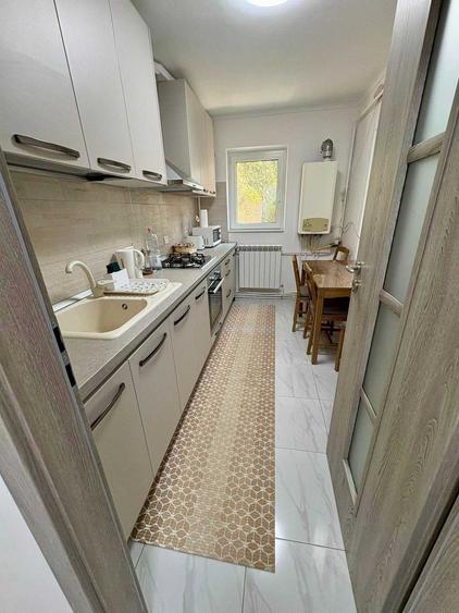Apartament cu 4 camere decomandat în Exterior Vest