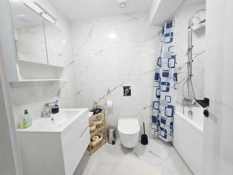 Apartament cu 3 camere decomandat, mobilat în Energia