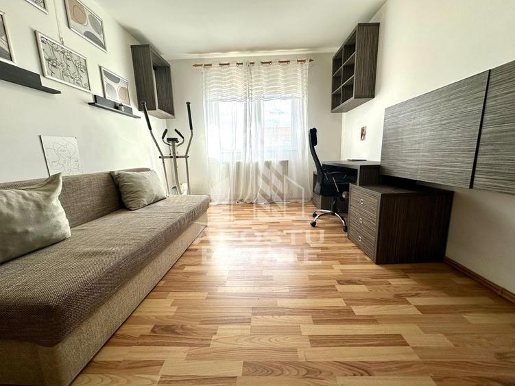 Apartament cu 3 camere decomandat, mobilat în Soarelui