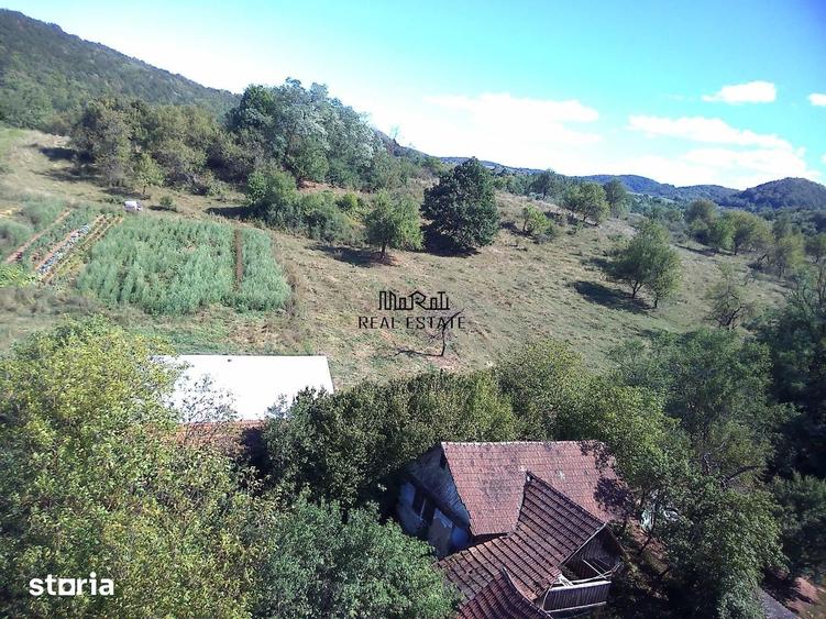 Casă cu 2 camere cu Teren 9223 Mp în Lunca