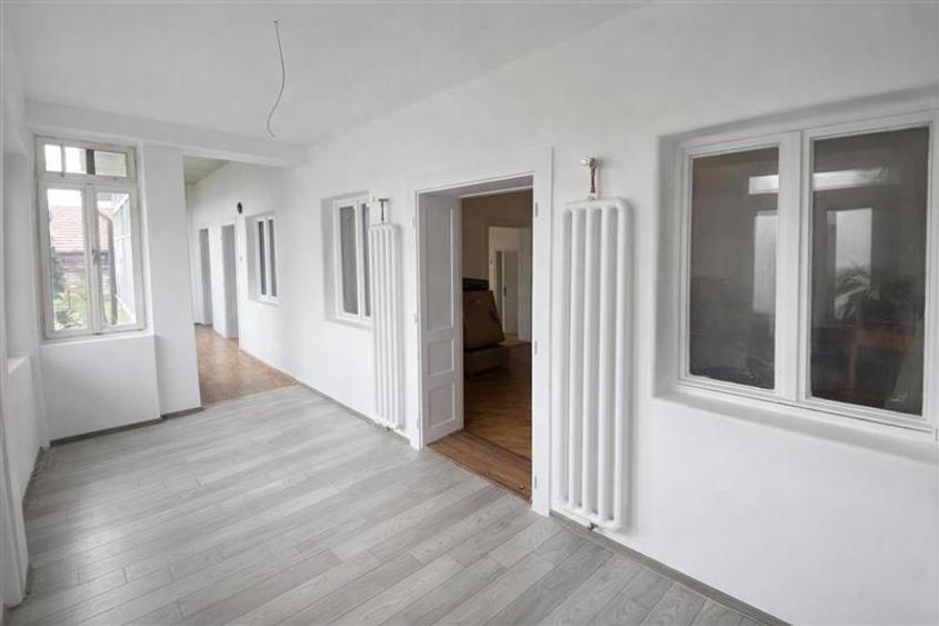 Casă individuală cu 3 camere cu Teren 680 Mp în Toplița