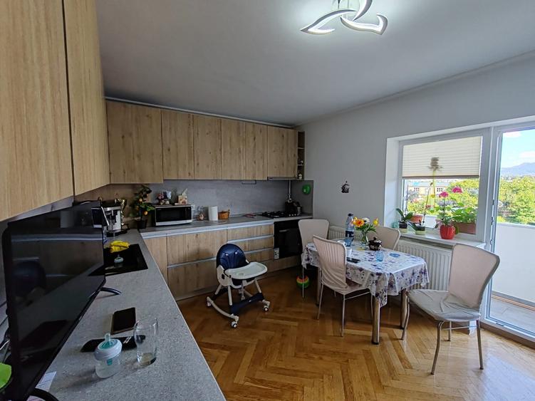 Apartament cu 2 camere decomandat, mobilat în Craiter