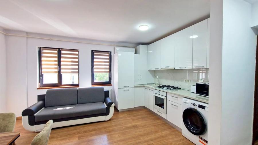 Apartament cu 3 camere decomandat, mobilat în Mamaia-Sat