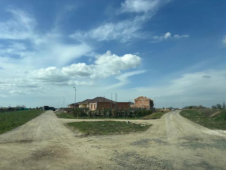 Teren Construcții intravilan de 566 mp, în Moșnița Nouă