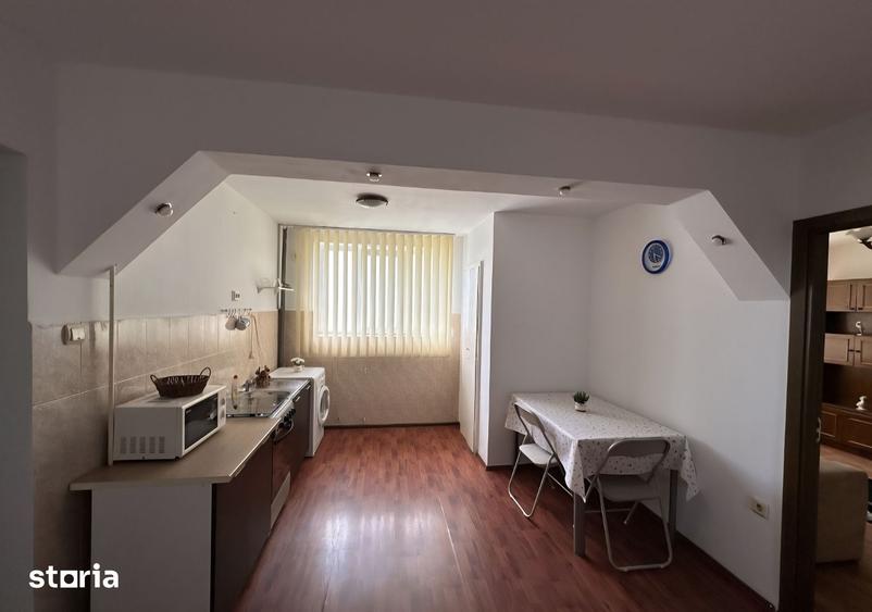Apartament cu 2 camere decomandat în Calea București