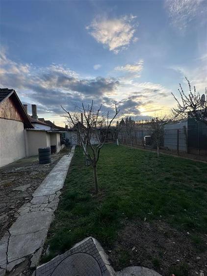 Casă cu 3 camere cu Teren 515 Mp în Est