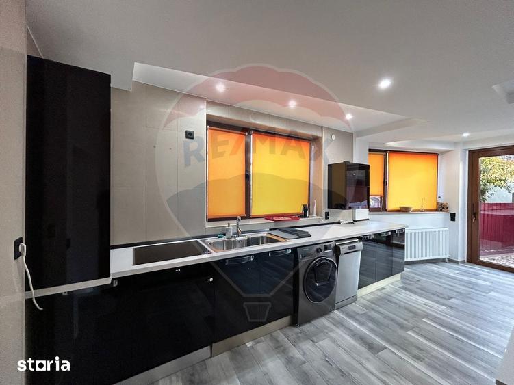 Casă cu 5 camere cu Teren 300 Mp în Pictor Rosenthal