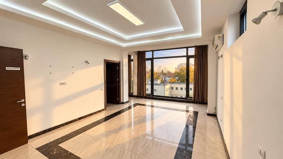 Casă individuală cu 7 camere cu Canalizare în Barbu Văcărescu